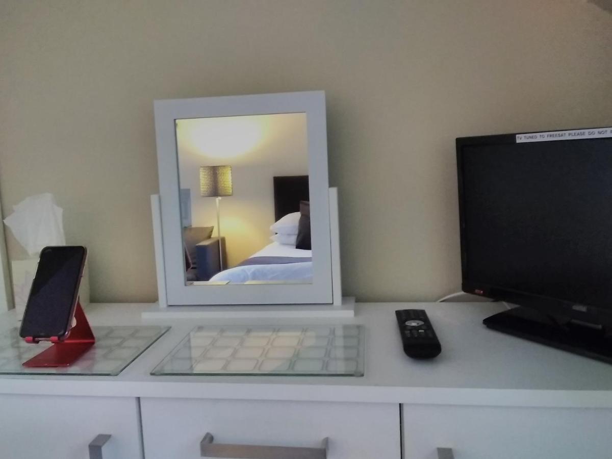Windermere Studio Rooms - With Free Car Parking Onsite Exterior photo