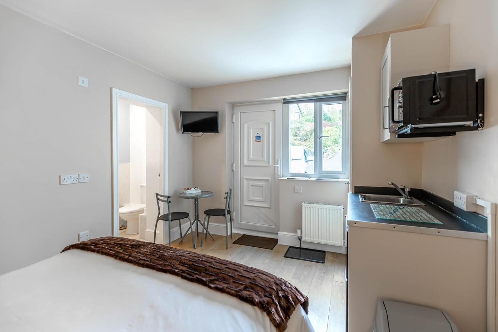 Windermere Studio Rooms - With Free Car Parking Onsite Exterior photo