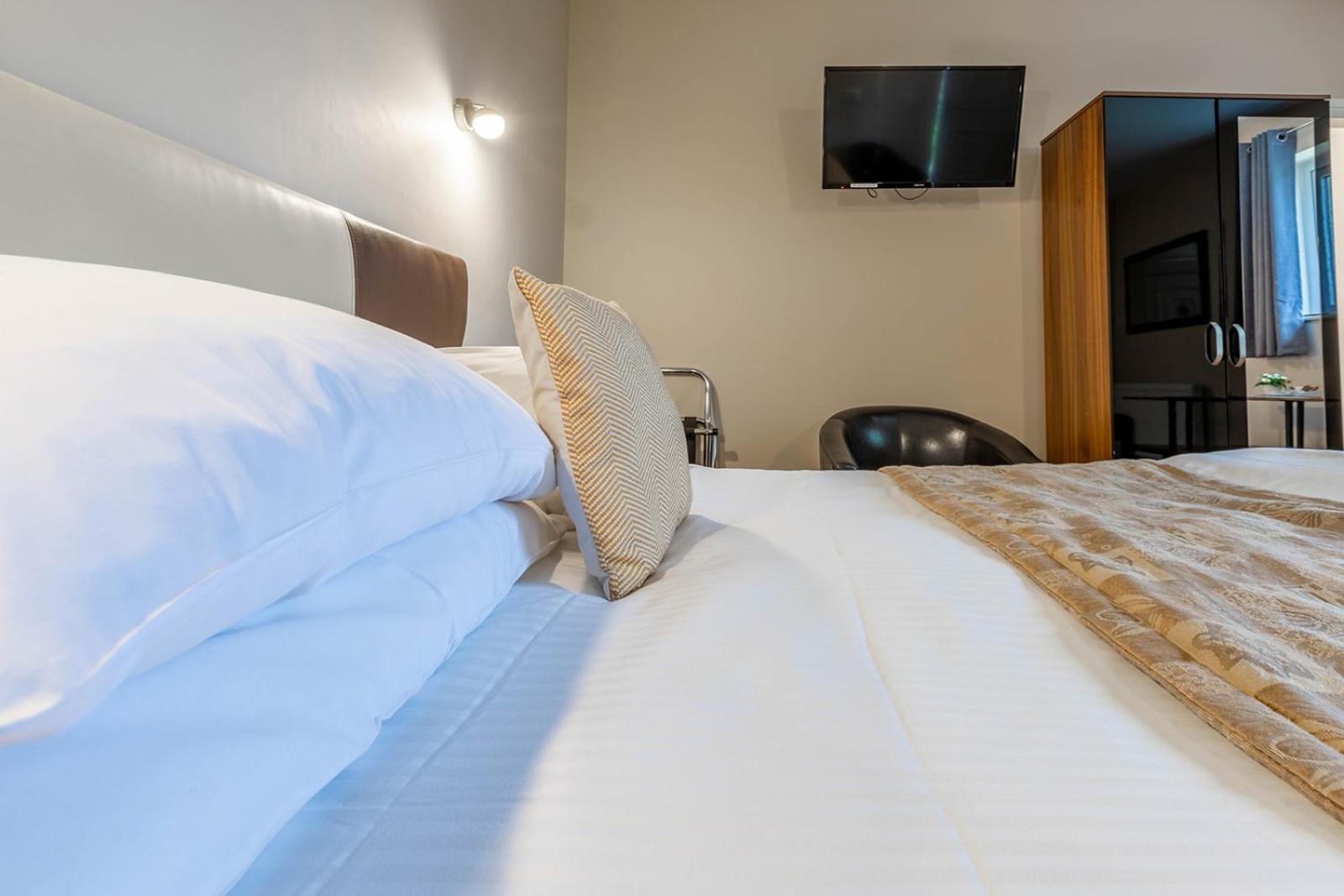 Windermere Studio Rooms - With Free Car Parking Onsite Exterior photo