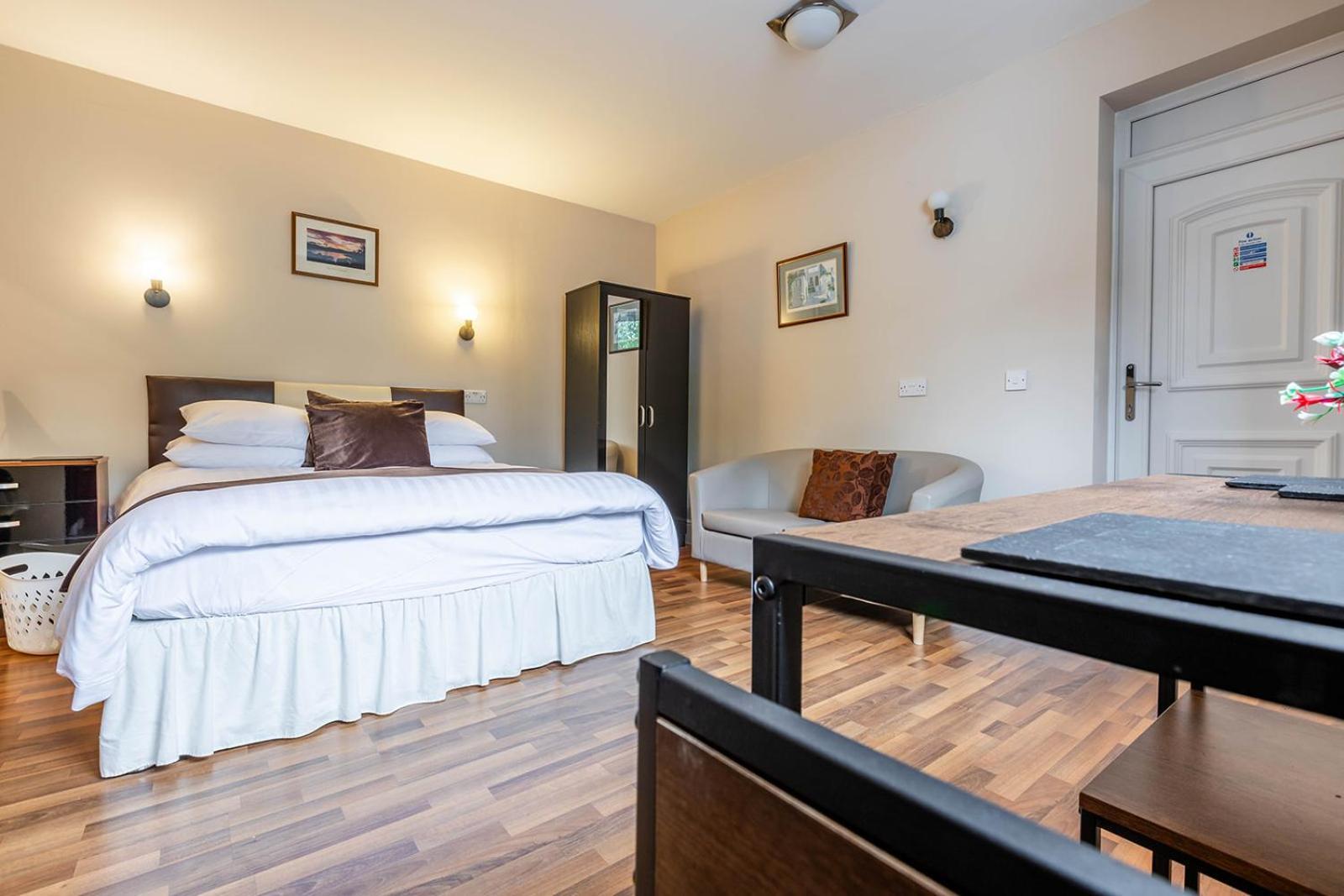 Windermere Studio Rooms - With Free Car Parking Onsite Exterior photo