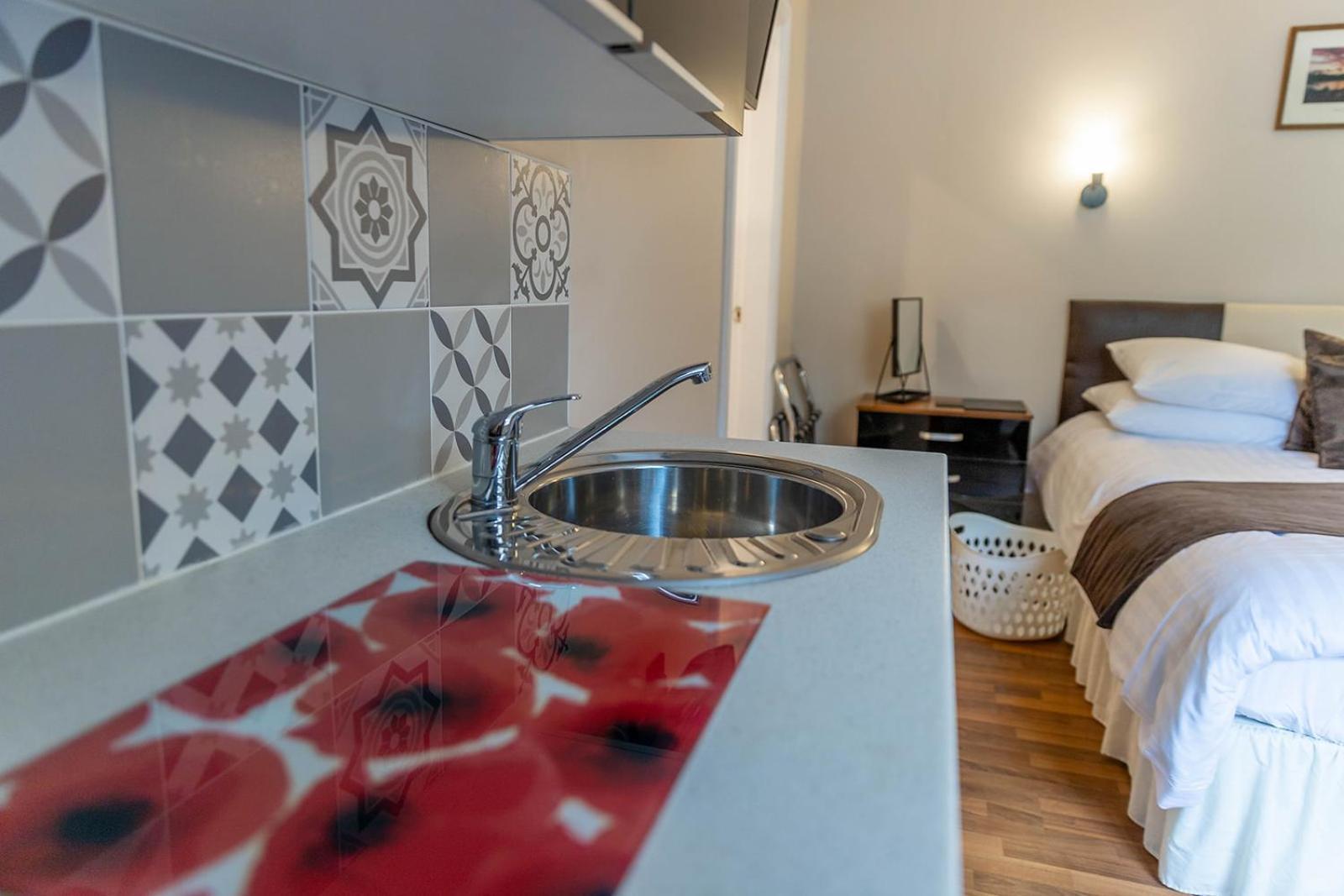 Windermere Studio Rooms - With Free Car Parking Onsite Exterior photo