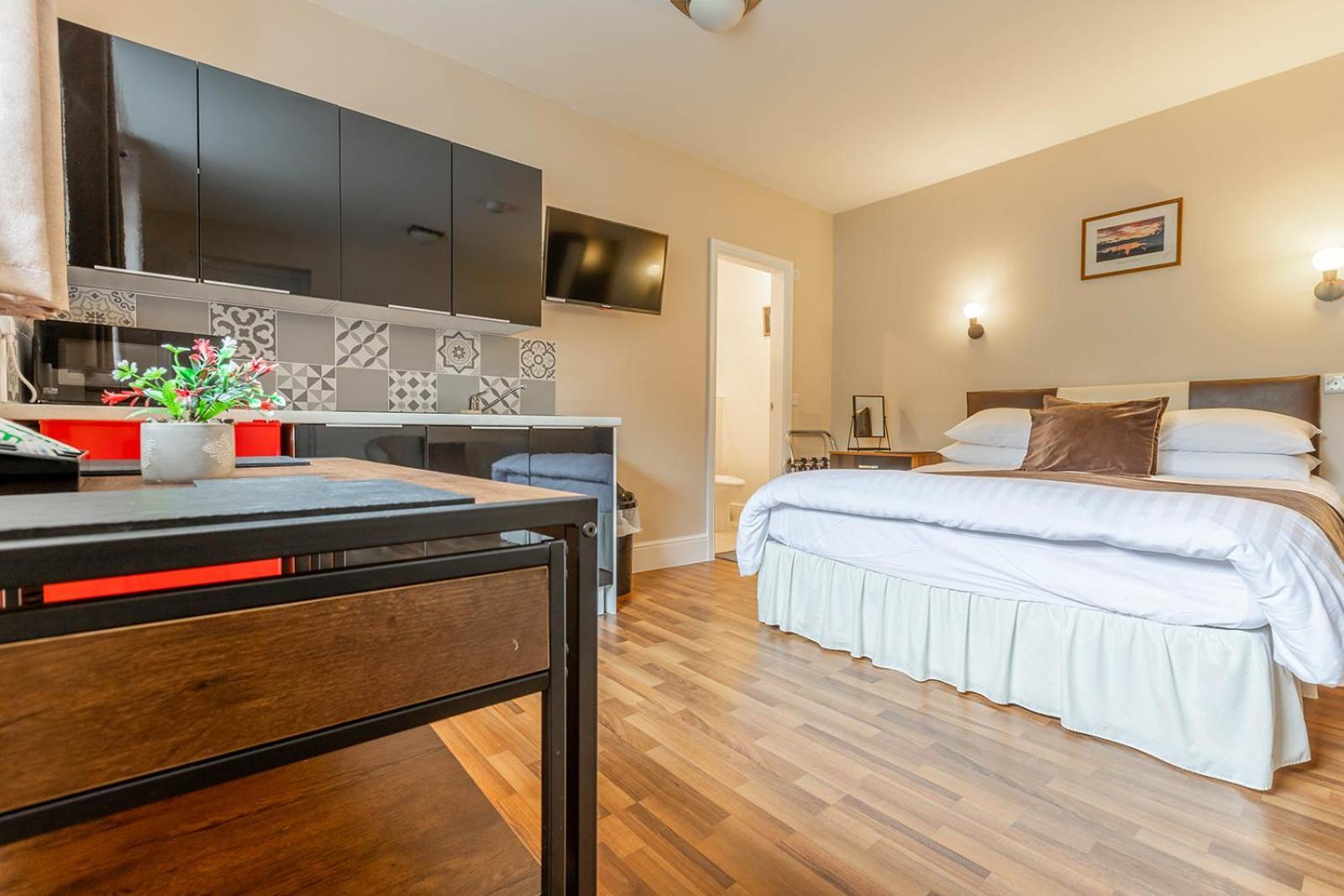 Windermere Studio Rooms - With Free Car Parking Onsite Exterior photo