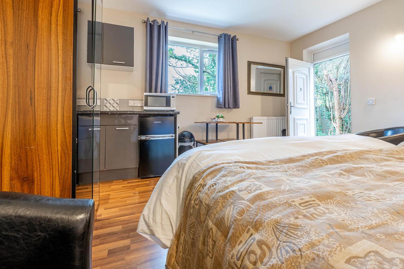 Windermere Studio Rooms - With Free Car Parking Onsite Exterior photo