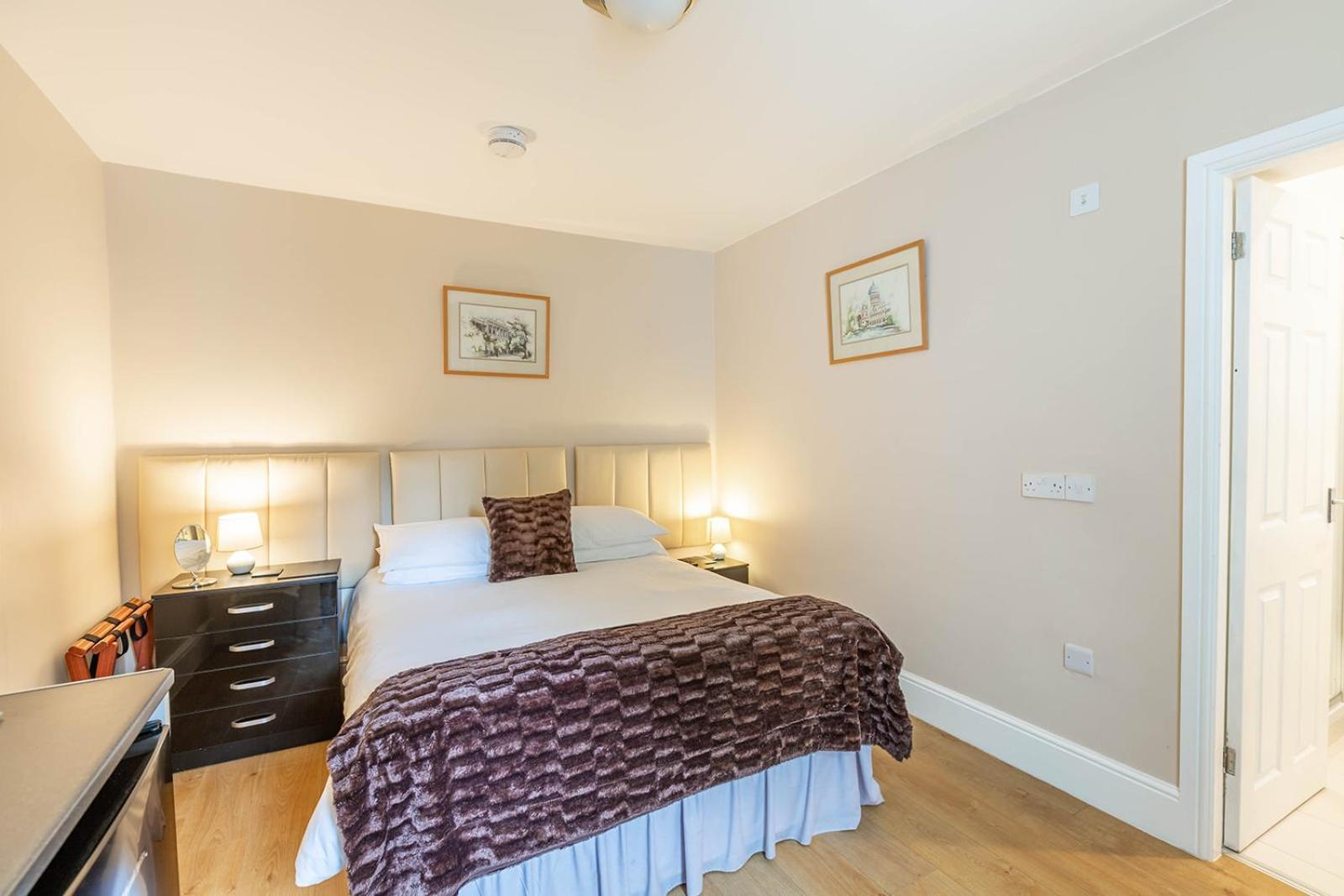 Windermere Studio Rooms - With Free Car Parking Onsite Exterior photo
