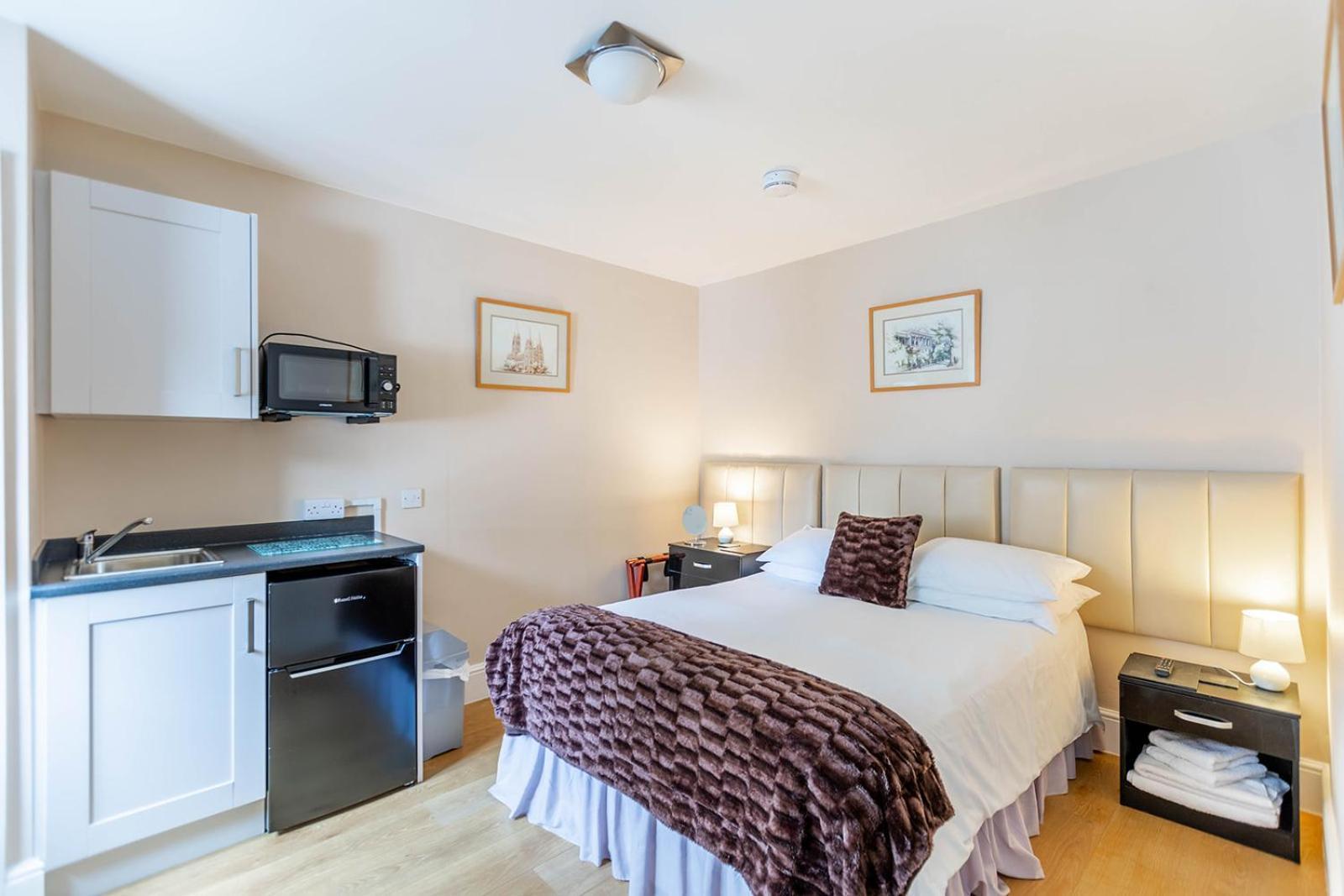 Windermere Studio Rooms - With Free Car Parking Onsite Exterior photo
