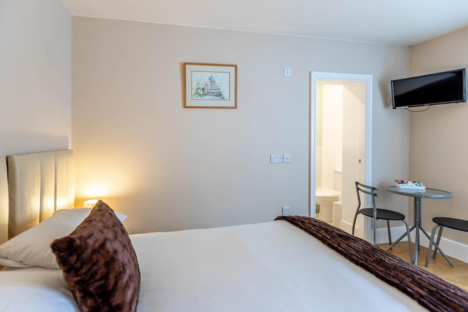 Windermere Studio Rooms - With Free Car Parking Onsite Exterior photo
