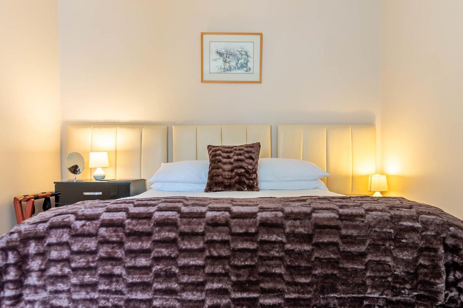 Windermere Studio Rooms - With Free Car Parking Onsite Exterior photo