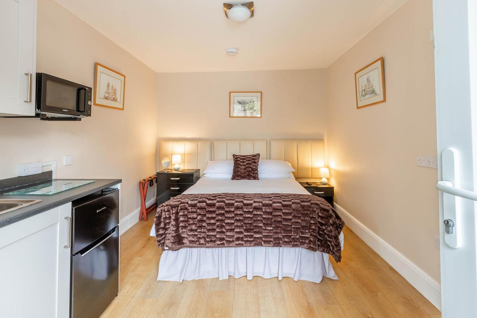 Windermere Studio Rooms - With Free Car Parking Onsite Exterior photo