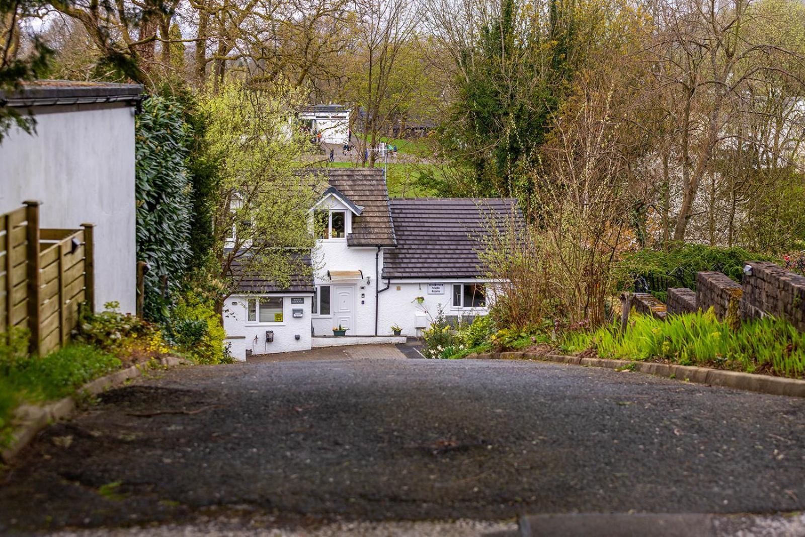 Windermere Studio Rooms - With Free Car Parking Onsite Exterior photo