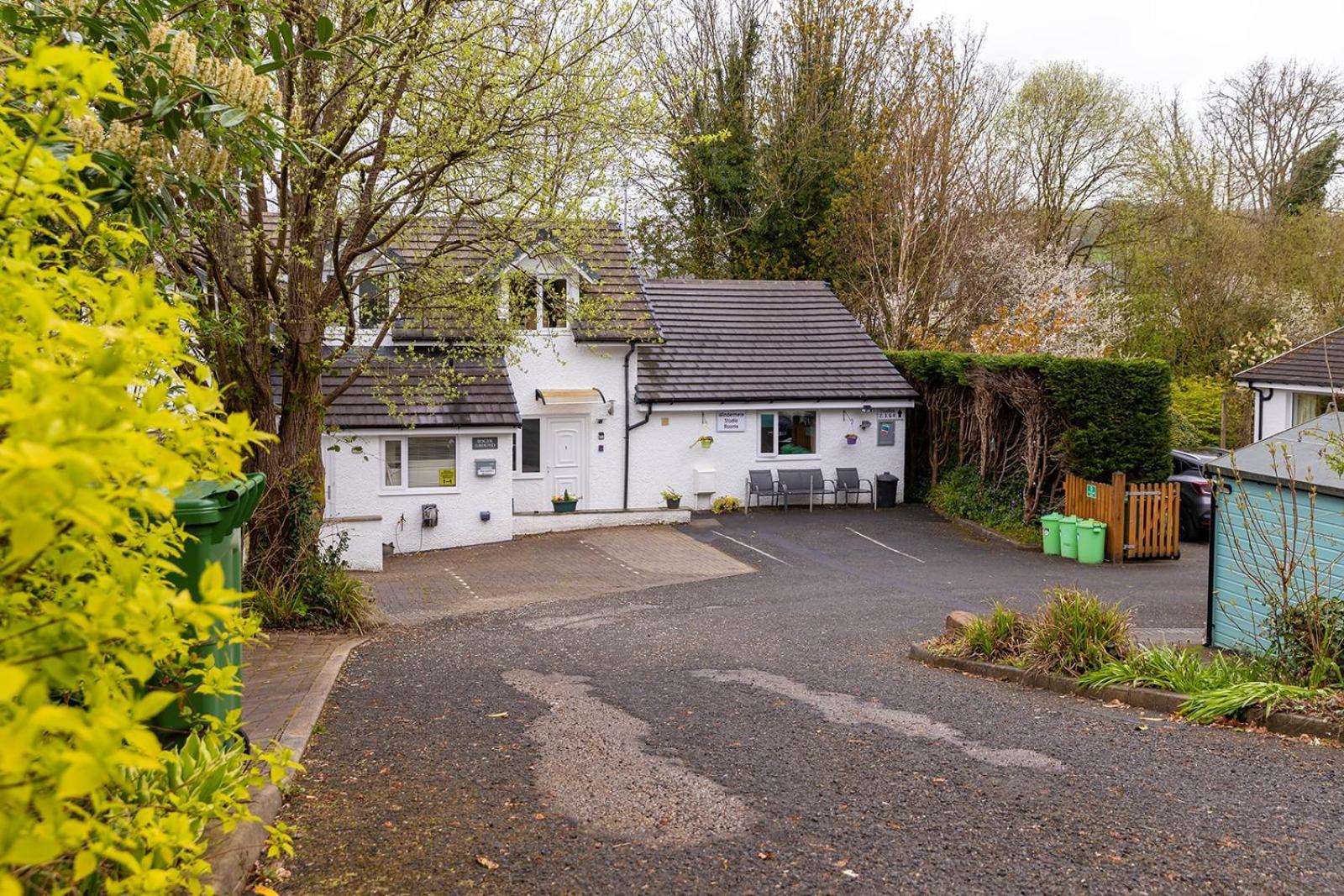 Windermere Studio Rooms - With Free Car Parking Onsite Exterior photo